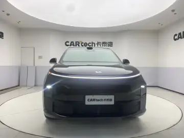 2025 Li Auto (Lixiang) L6 с пробегом 13 000 км