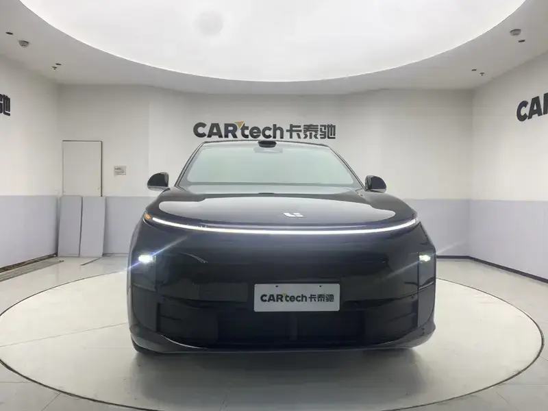 2025 Li Auto (Lixiang) L6 с пробегом 13 000 км