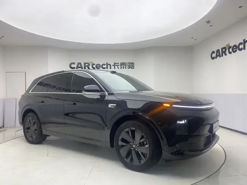 2025 Li Auto (Lixiang) L6 с пробегом 13 000 км