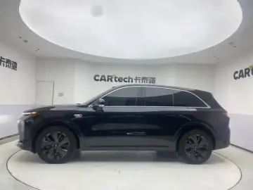 2025 Li Auto (Lixiang) L6 с пробегом 13 000 км