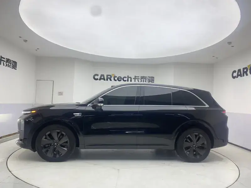 2025 Li Auto (Lixiang) L6 с пробегом 13 000 км