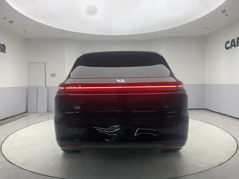 2025 Li Auto (Lixiang) L6 с пробегом 13 000 км