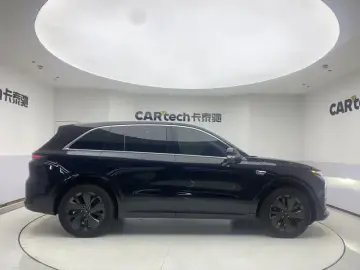 2025 Li Auto (Lixiang) L6 с пробегом 13 000 км