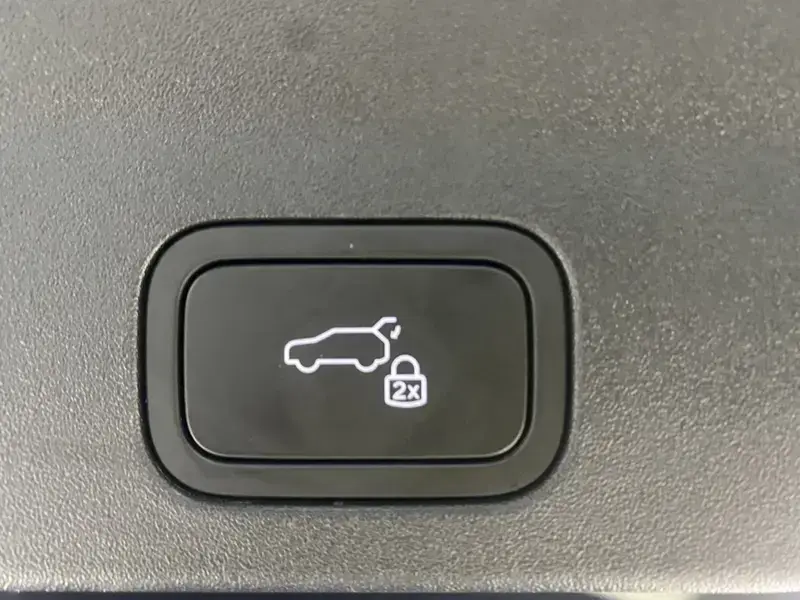 2025 Li Auto (Lixiang) L6 с пробегом 13 000 км