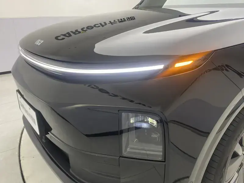 2025 Li Auto (Lixiang) L6 с пробегом 13 000 км