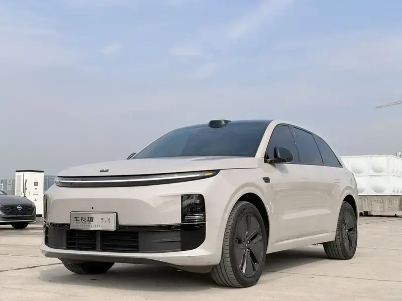 2024 Li Auto (Lixiang) L6 с пробегом 30 000 км