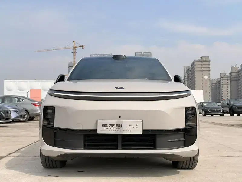 2024 Li Auto (Lixiang) L6 с пробегом 30 000 км