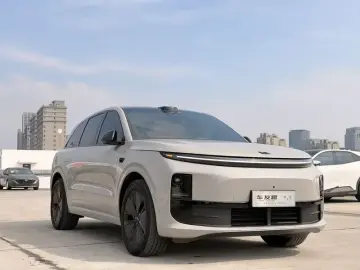 2024 Li Auto (Lixiang) L6 с пробегом 30 000 км