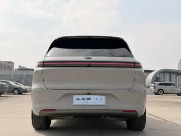 2024 Li Auto (Lixiang) L6 с пробегом 30 000 км