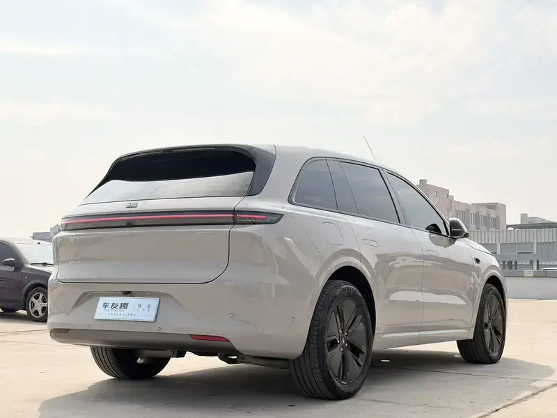 2024 Li Auto (Lixiang) L6 с пробегом 30 000 км