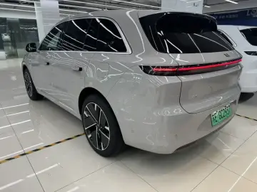 2025 Li Auto (Lixiang) L6 с пробегом 12 000 км