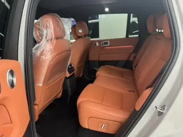 2025 Li Auto (Lixiang) L6 с пробегом 12 000 км