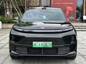 2025 Li Auto (Lixiang) L6 с пробегом 30 000 км