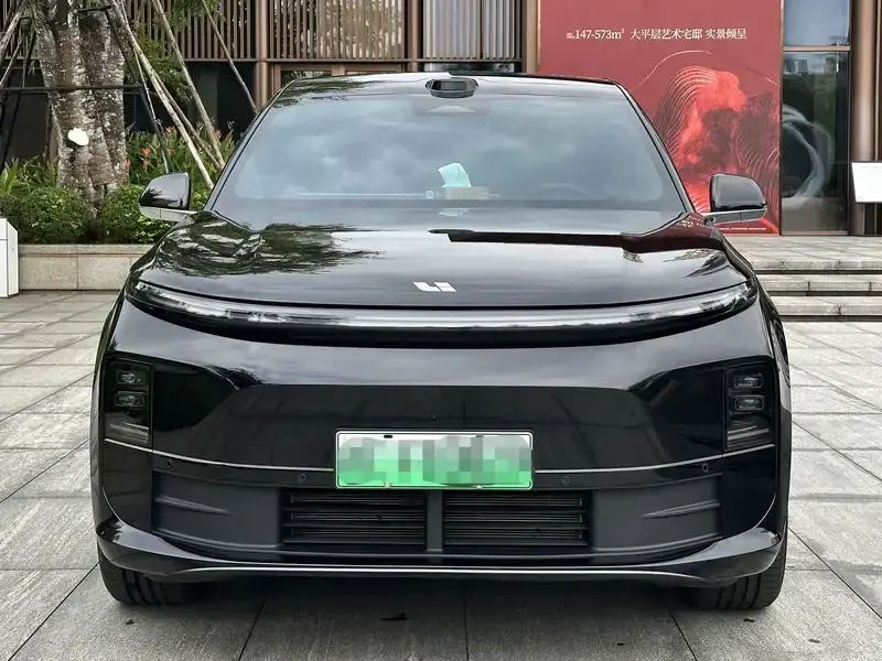 2025 Li Auto (Lixiang) L6 с пробегом 30 000 км