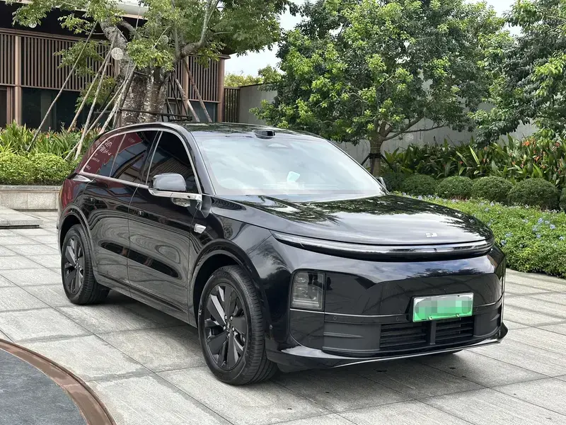 2025 Li Auto (Lixiang) L6 с пробегом 30 000 км