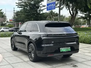 2025 Li Auto (Lixiang) L6 с пробегом 30 000 км