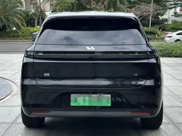 2025 Li Auto (Lixiang) L6 с пробегом 30 000 км