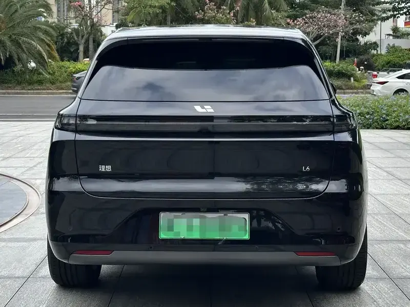 2025 Li Auto (Lixiang) L6 с пробегом 30 000 км