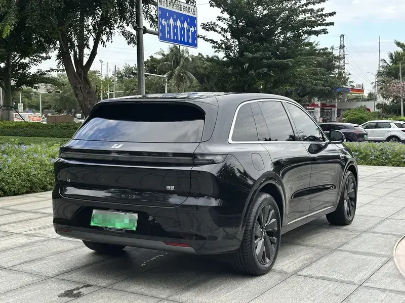 2025 Li Auto (Lixiang) L6 с пробегом 30 000 км