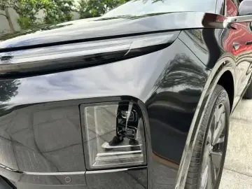 2025 Li Auto (Lixiang) L6 с пробегом 30 000 км