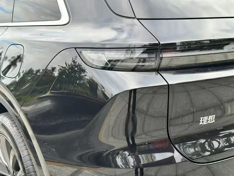 2025 Li Auto (Lixiang) L6 с пробегом 30 000 км
