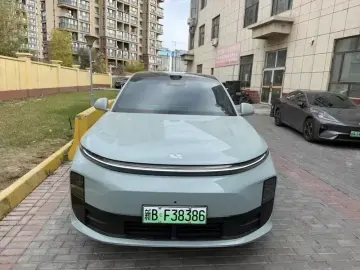 2025 Li Auto (Lixiang) L6 с пробегом 22 000 км
