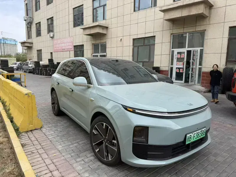 2025 Li Auto (Lixiang) L6 с пробегом 22 000 км