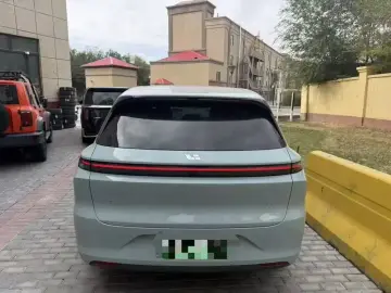 2025 Li Auto (Lixiang) L6 с пробегом 22 000 км