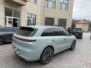 2025 Li Auto (Lixiang) L6 с пробегом 22 000 км