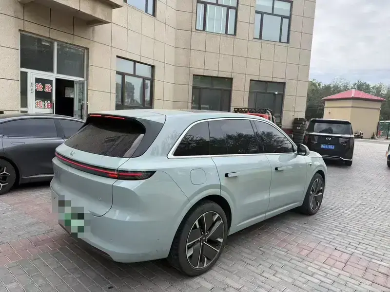 2025 Li Auto (Lixiang) L6 с пробегом 22 000 км