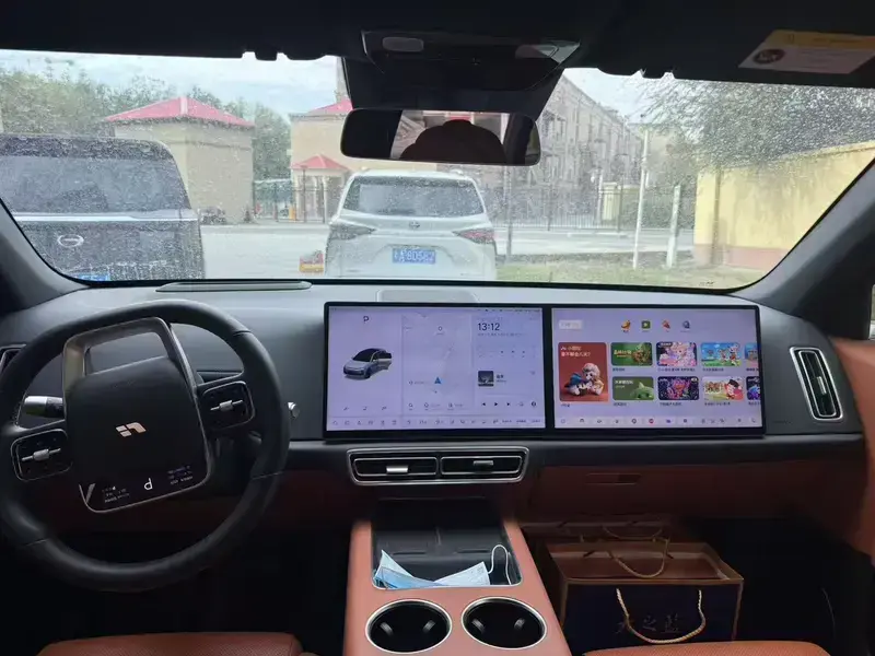2025 Li Auto (Lixiang) L6 с пробегом 22 000 км