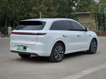 2024 Li Auto (Lixiang) L6 с пробегом 30 000 км