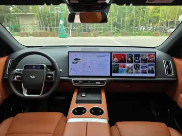 2024 Li Auto (Lixiang) L6 с пробегом 30 000 км