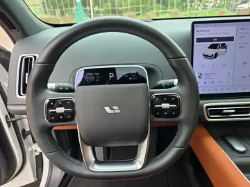 2024 Li Auto (Lixiang) L6 с пробегом 30 000 км