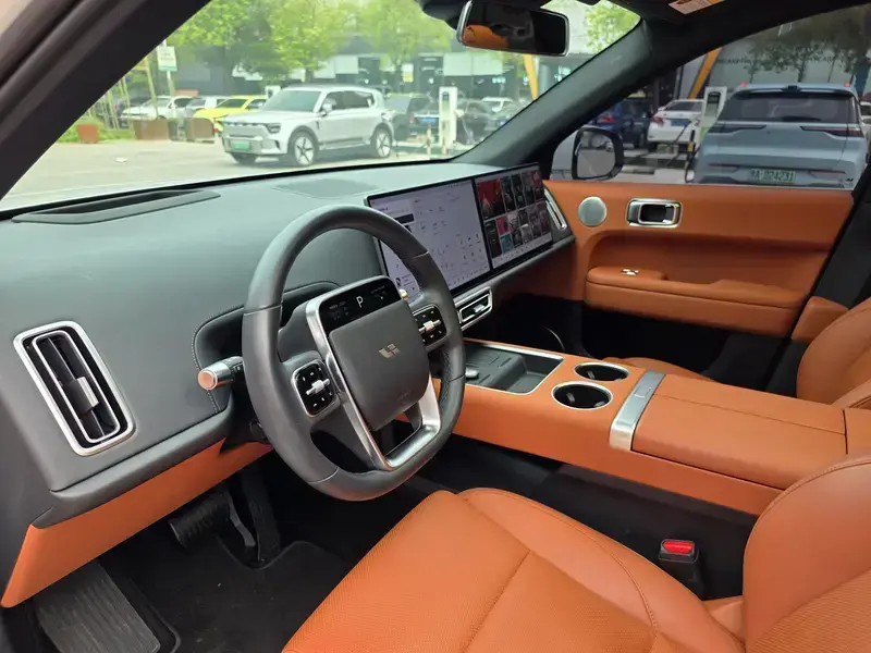 2024 Li Auto (Lixiang) L6 с пробегом 30 000 км
