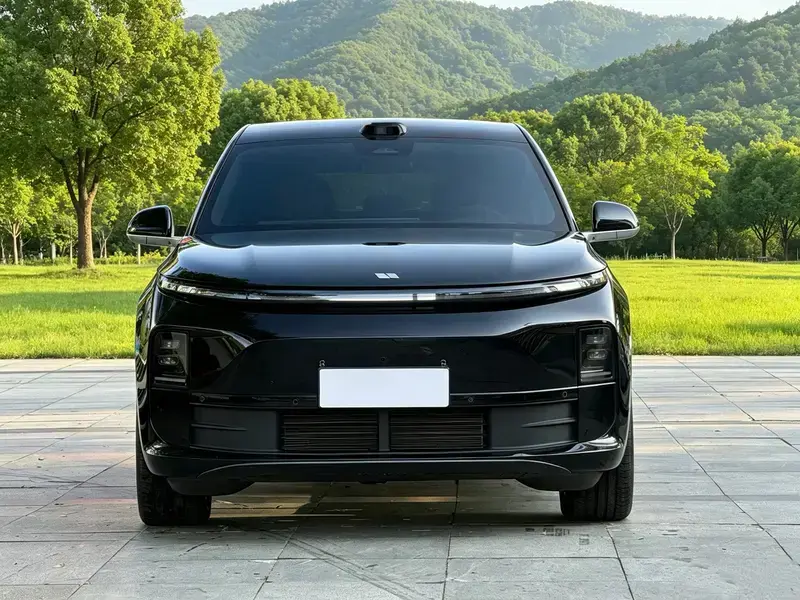 2025 Li Auto (Lixiang) L6 с пробегом 10 000 км