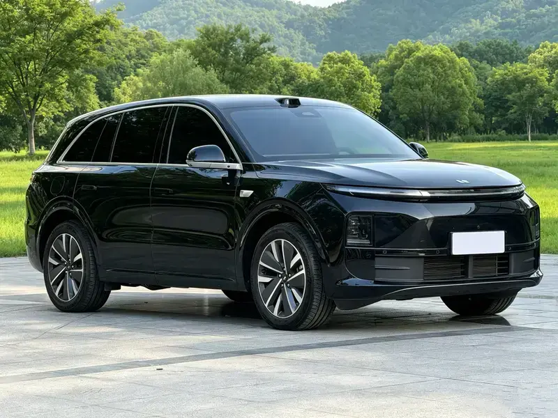 2025 Li Auto (Lixiang) L6 с пробегом 10 000 км