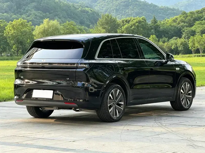 2025 Li Auto (Lixiang) L6 с пробегом 10 000 км