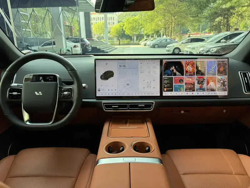 2025 Li Auto (Lixiang) L6 с пробегом 10 000 км