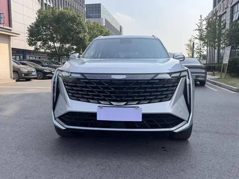 2024 Geely Boyue L с пробегом 24 000 км