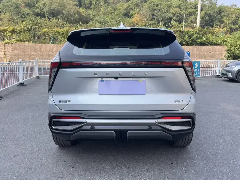 2024 Geely Boyue L с пробегом 24 000 км
