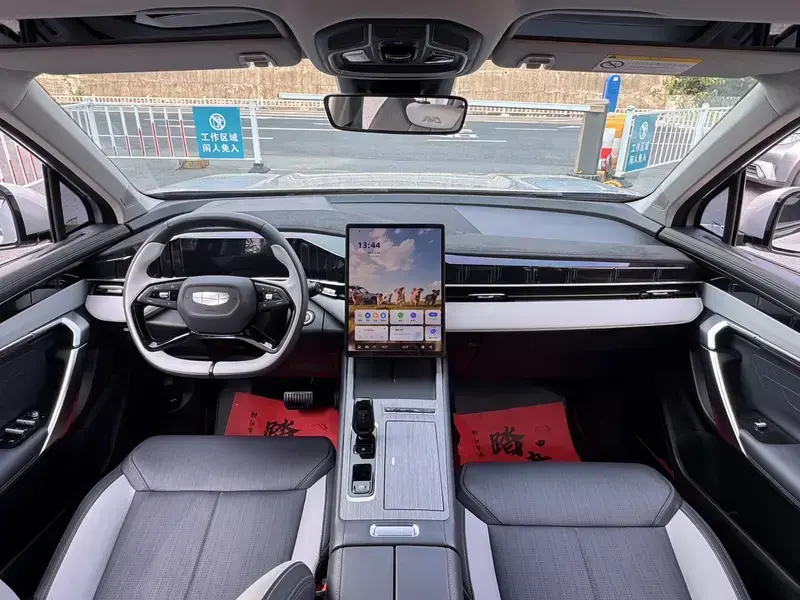 2024 Geely Boyue L с пробегом 24 000 км