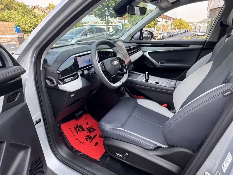 2024 Geely Boyue L с пробегом 24 000 км