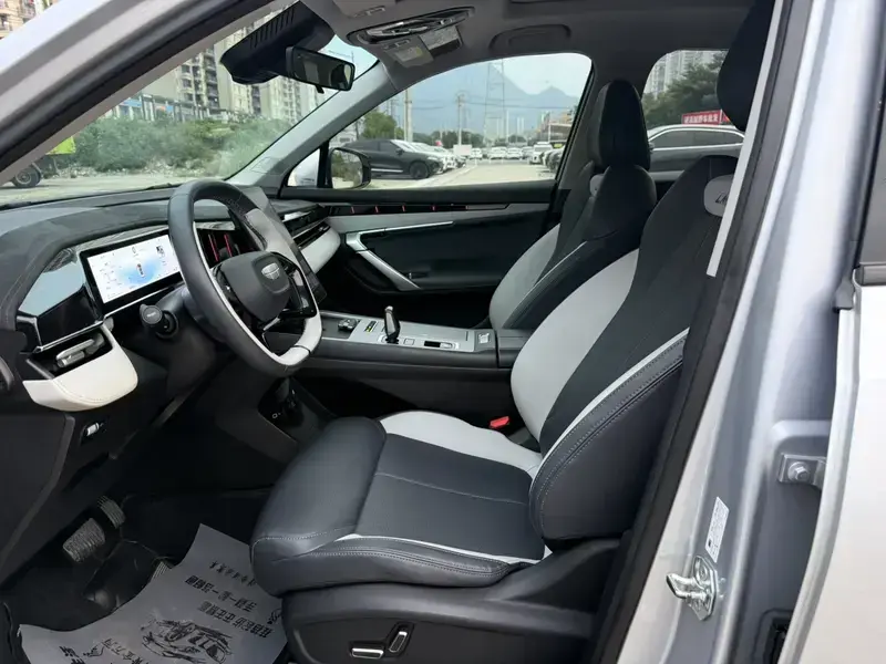 2024 Geely Boyue L с пробегом 43 000 км