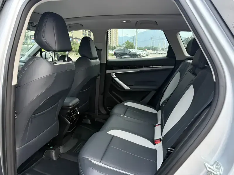 2024 Geely Boyue L с пробегом 43 000 км