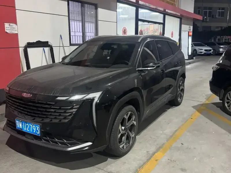 2023 Geely Boyue L с пробегом 32 000 км
