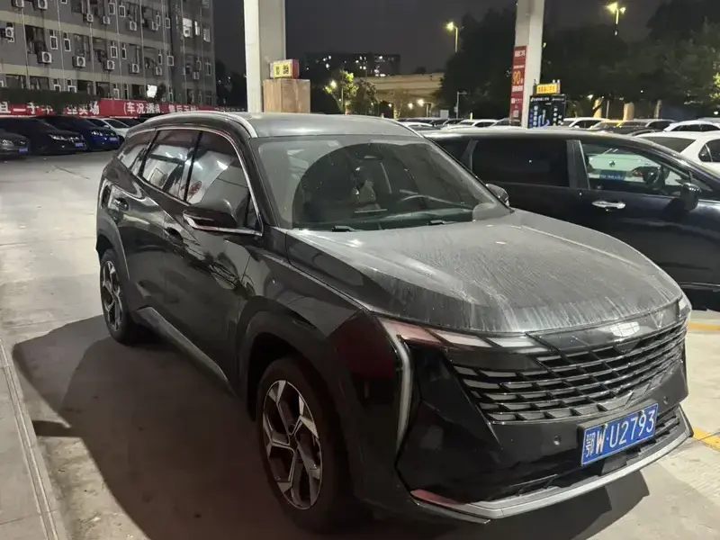 2023 Geely Boyue L с пробегом 32 000 км