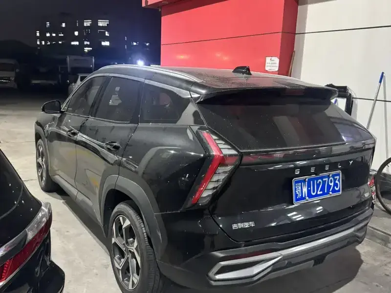 2023 Geely Boyue L с пробегом 32 000 км