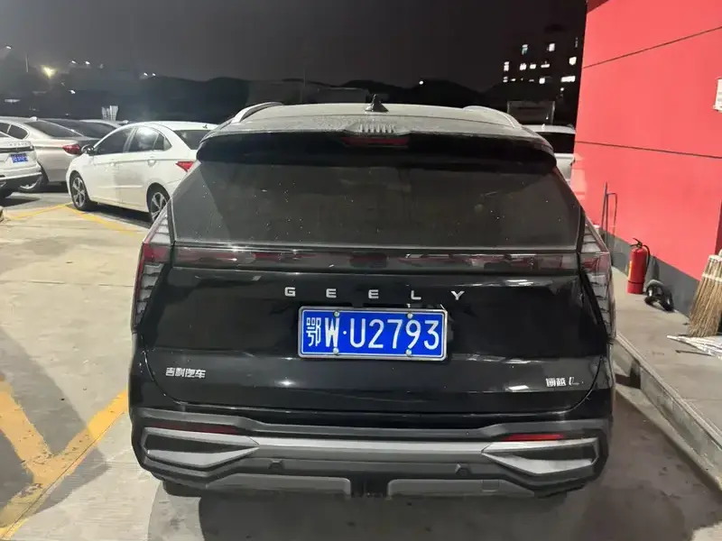 2023 Geely Boyue L с пробегом 32 000 км
