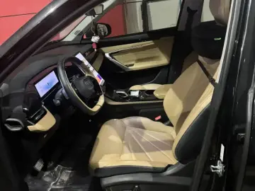 2023 Geely Boyue L с пробегом 32 000 км